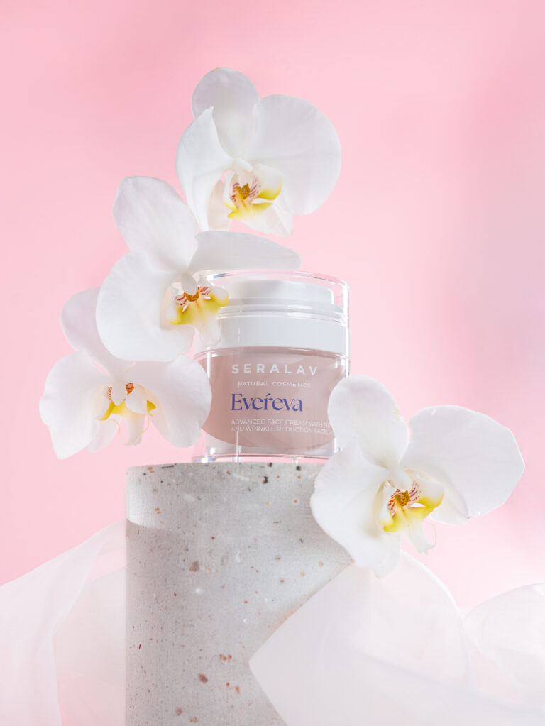 Blog EVEREVA - Cremă instant pentru fermitate și reducerea ridurilor – Ingrediente Naturale