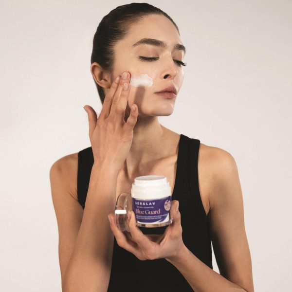 BLUE GUARD - Cremă hidratantă și cu protecție împotriva luminii albastre - 98,37% Ingrediente Naturale