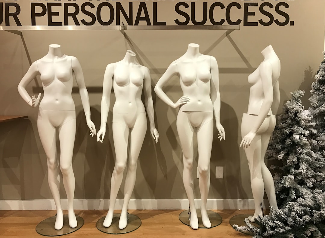 De ce femeile de succes din Romania aleg cosmeticele fara parabeni De ce femeile de succes din Romania aleg cosmeticele fara parabeni