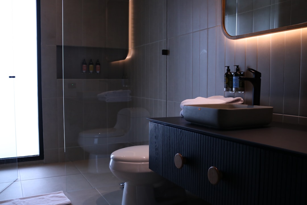 Mindfulness in baie: Cum sa transformi dusul intr-o experienta SPA acasa Mindfulness in baie: Cum sa transformi dusul intr-o experienta SPA acasa